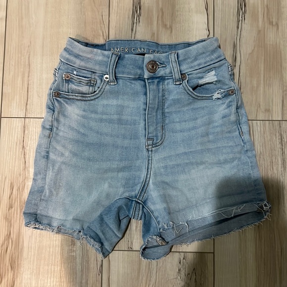 American Eagle denim shorts. Size 000 - Picture 1 of 4